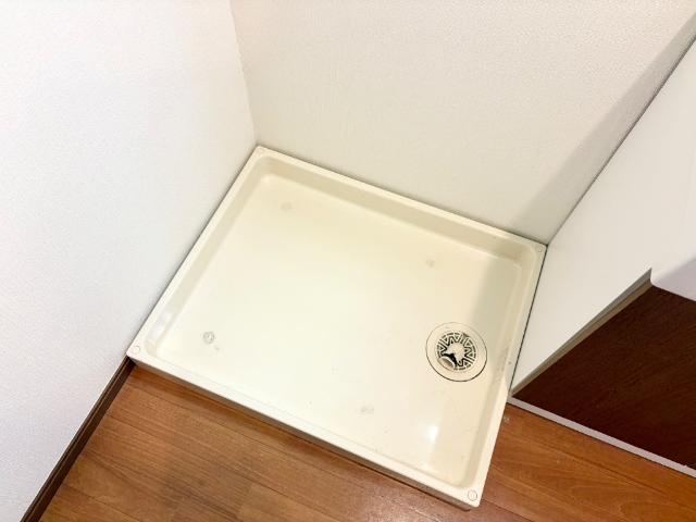 ヴィラ・ドレッセ201号室 洗濯機置場