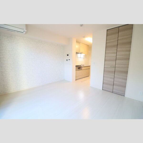 メテオール103号室 洋室