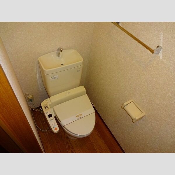 ヴィラ・シャルマン　A 温水洗浄暖房便座