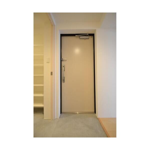 レジス飛鳥山公園 玄関