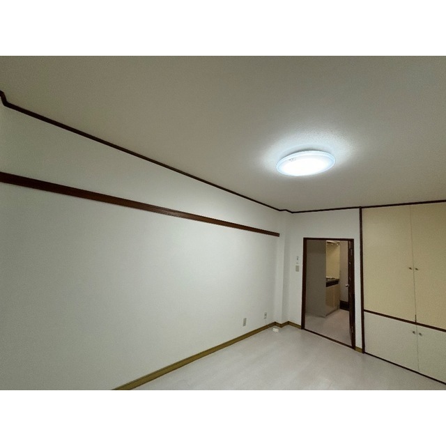 シャトーロマネ105号室 リビング