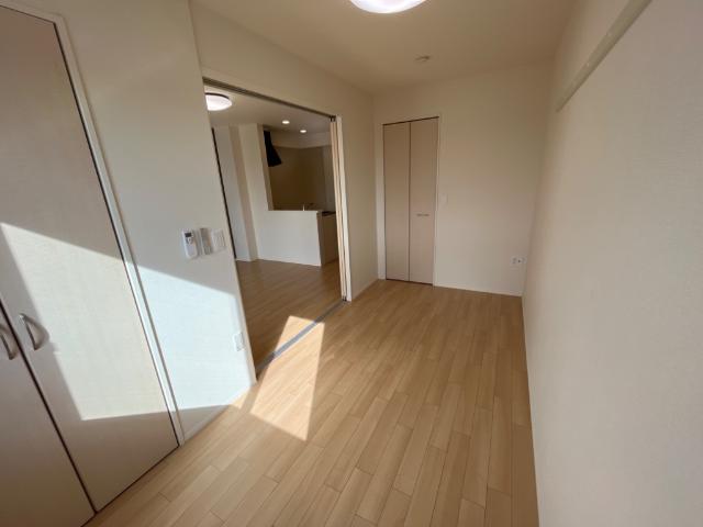 ブルー　スカイ（BLUE SKY）105号室 リビング