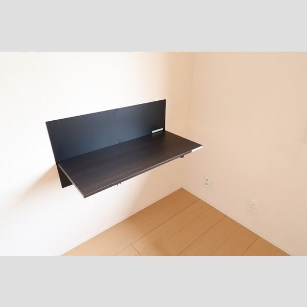 プランタン彩201号室 ワークデスク