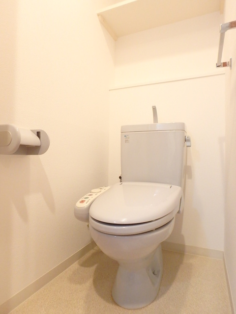 グランド・ガーラ横浜関内 シャワー付きトイレ（棚あり）