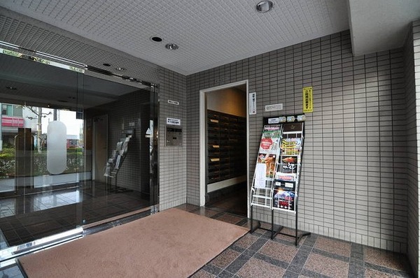 ライオンズプラザ鶴見中央201号室 エントランス