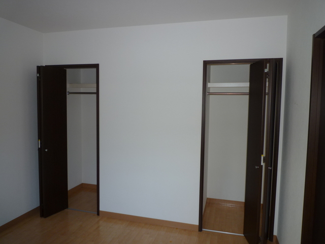 パラドール2-D号室 収納