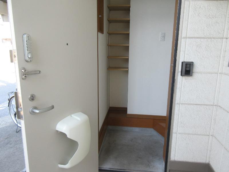 デュオーラ西原1階 玄関