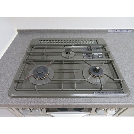 ユニロイヤル九段南0401号室 コンロ3口・グリル付