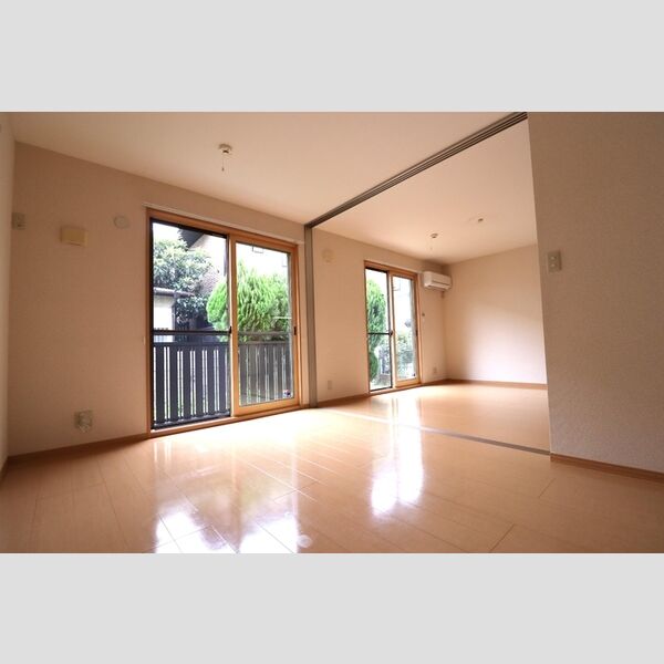 レオシェスタ リビング