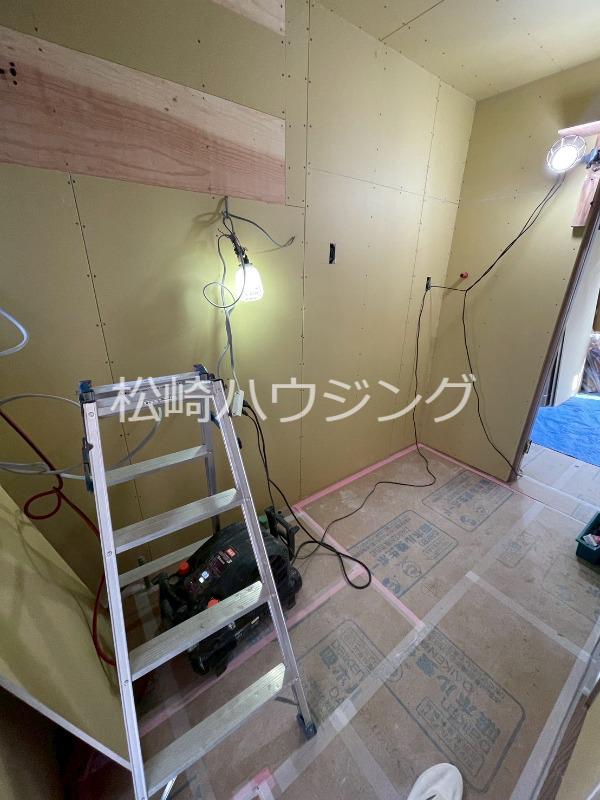 ホワイトヴィラ 工事中の写真です。