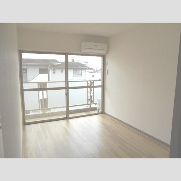 パークス　Ⅰ302号室 洋室6帖(中央)