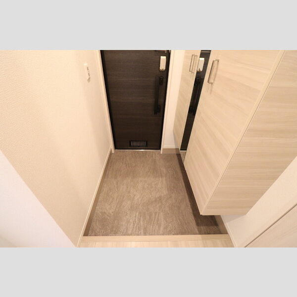 ソレイユガーデン106号室 玄関