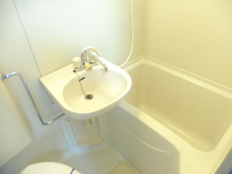 ジュネス南大沢 バストイレ同室★