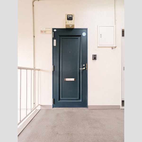 ビラ・フラワーヒル305号室 玄関ドア