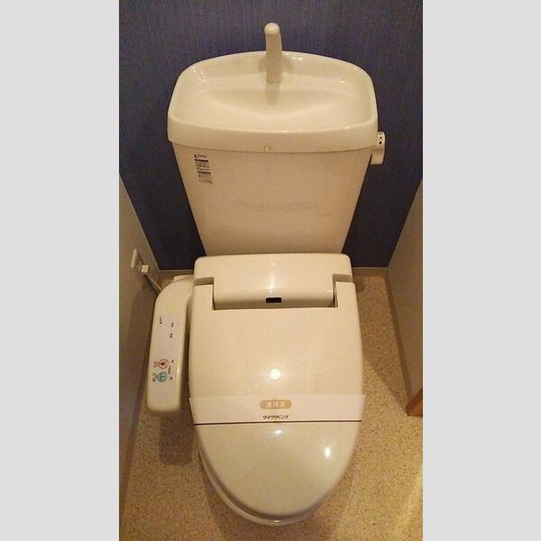 クリスタル　ソレーユ201号室 温水洗浄暖房便座