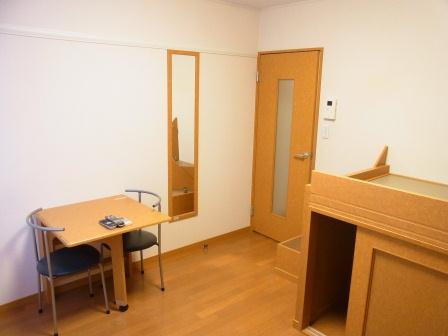 レオパレスエストゥベンダ テーブルは折りたたむこともできます