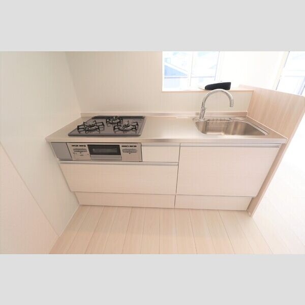 D Paina 鴨居301号室 キッチン　3口コンログリル付