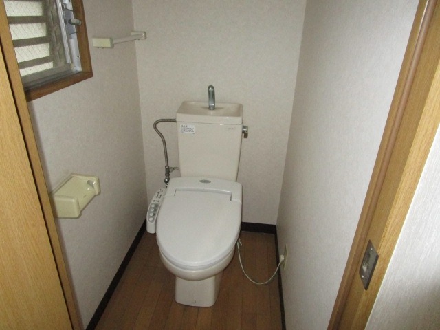 ケイフラット根岸3階 トイレ