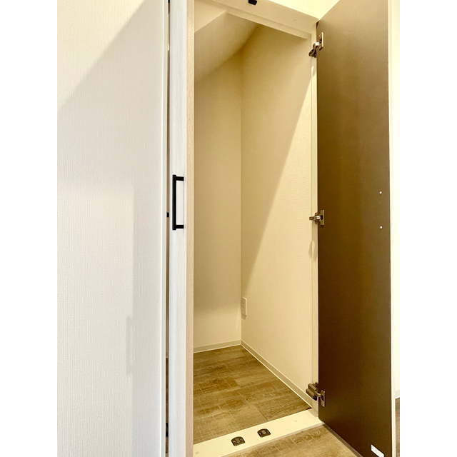 グリーンガーデン湘南Ⅱ101号室 ☆階段下収納