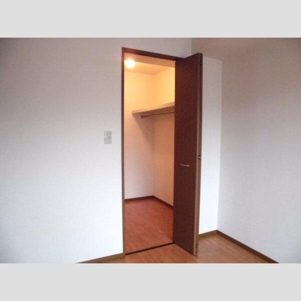 アネシス206号室 ウォークインクローゼット