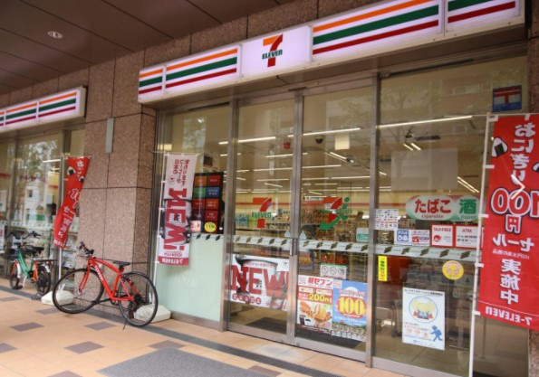 パレステュディオ麻布ＥＡＳＴ12階 【コンビニエンスストア】セブンイレブン 港区三田1丁目店まで593ｍ