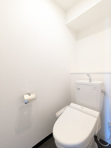 プレミアムキューブ三田605号室 トイレ