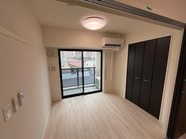 ピーニャ市川402号室 洋室