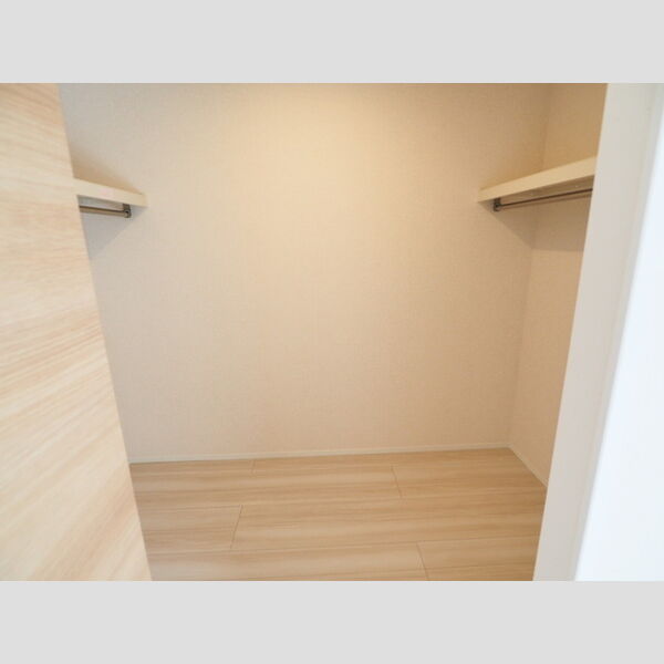 COLINA DO SOL(コリーナ ド ソル) ウォークインクローゼット