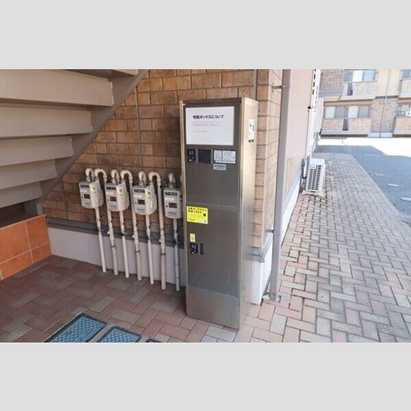 アミューズA・B　A 宅配ボックス