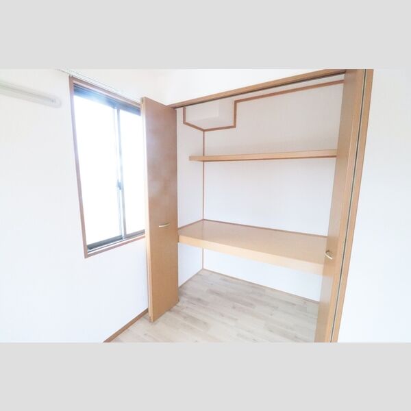 クレアシティさいたま 物入れ(洋室6.2帖)