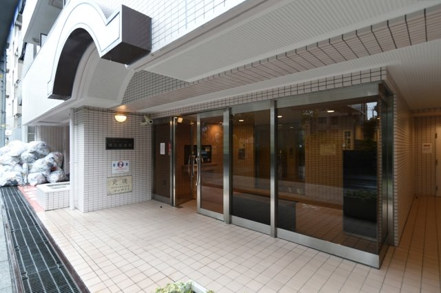 パーク・ノヴァ横浜阪東橋 エントランス