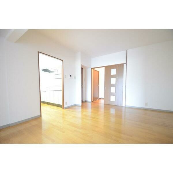 コートビレッジ辻堂203号室 リビング