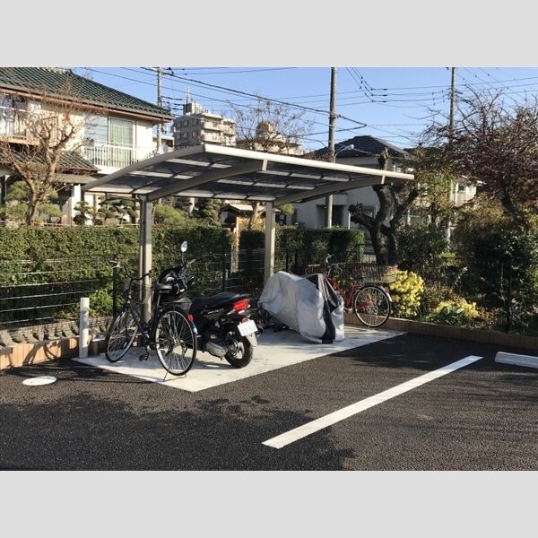 ラヴィタ　弐番館 屋根付き駐輪場