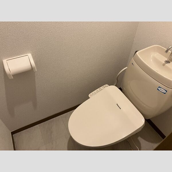 ヴィラモデルナ　A202号室 トイレ
