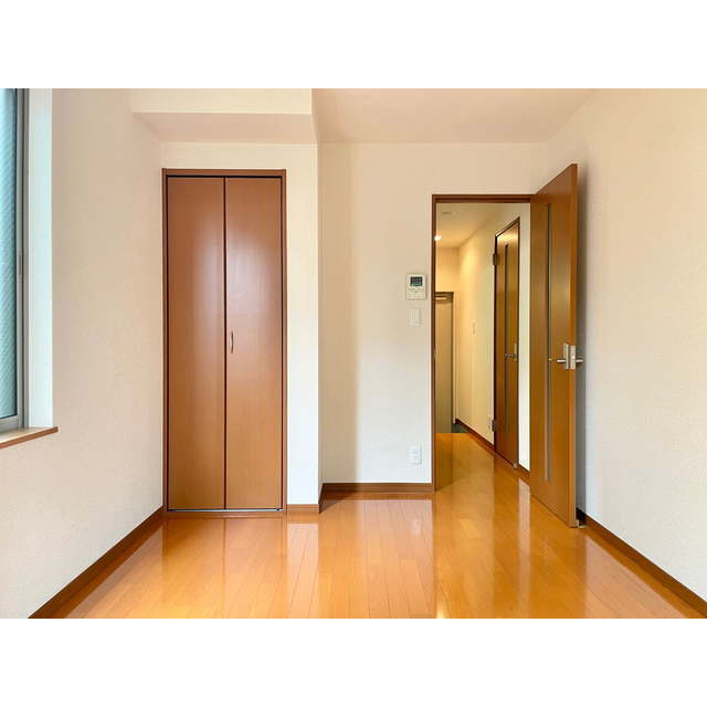 クラウンハイツⅠ105号室 ☆洋室6.1帖