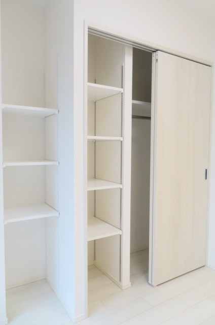 ガーラ・プレシャス赤坂見附 棚付きクローゼット