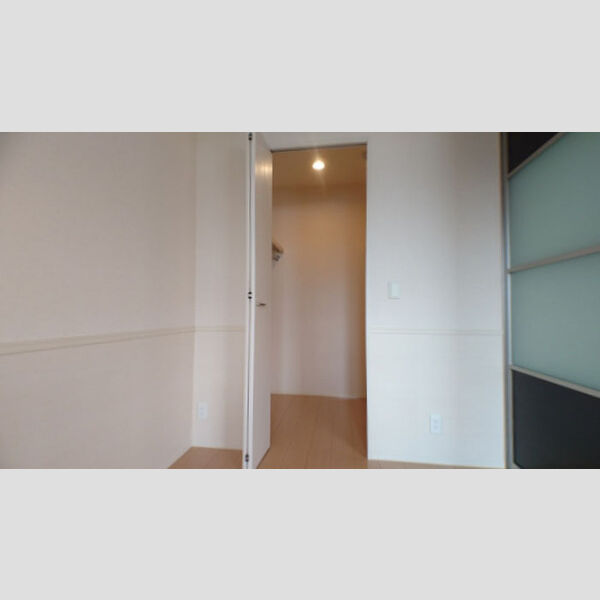 ラディーチェ 洋室収納