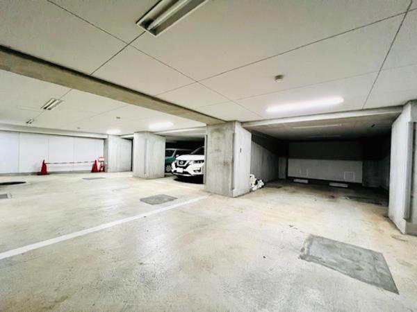 グランアビテ四谷三丁目ステーションフロント 駐車場