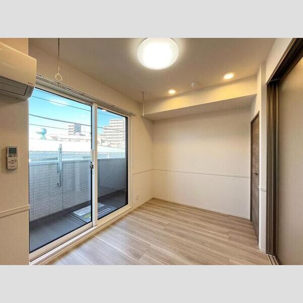 グラナーデ高野台305号室 洋室