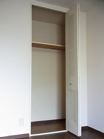 第２ＴＯＷＡヒルズ 洋室２　収納　※別号室の参考写真です(現況優先・仕様違いの場合あり)