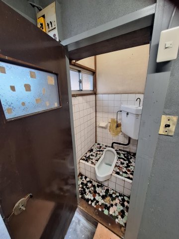 岩﨑荘102号室 あると助かるトイレ付き!