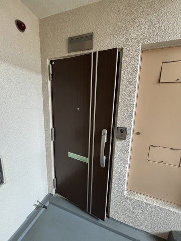 京王山田マンションＢ棟２０６ 玄関