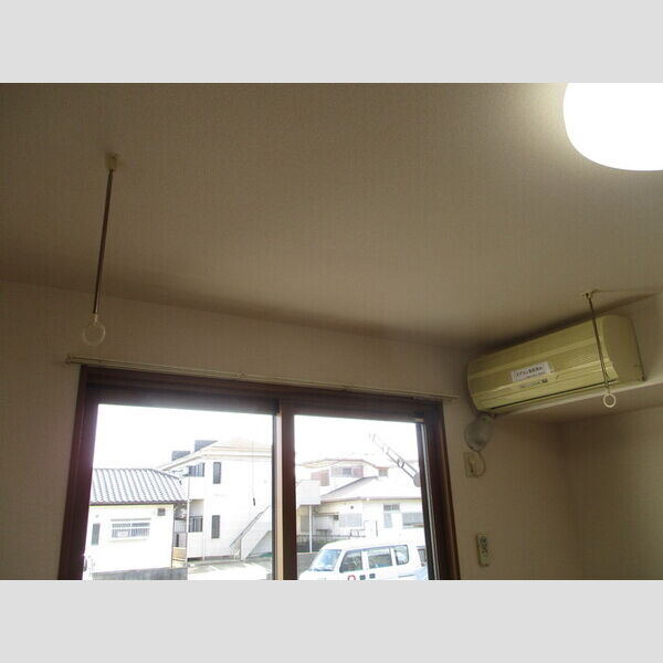 ヴィラ パーチェ102号室 室内物干し