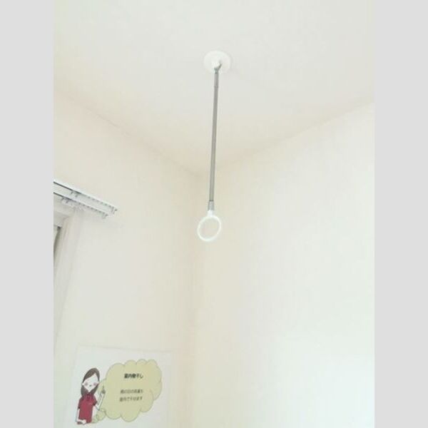 メルヴェール Ⅱ201号室 室内物干用金具