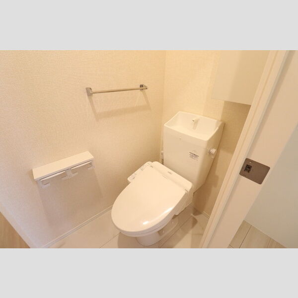 ハカランダ日吉 トイレ　温水洗浄暖房便座付