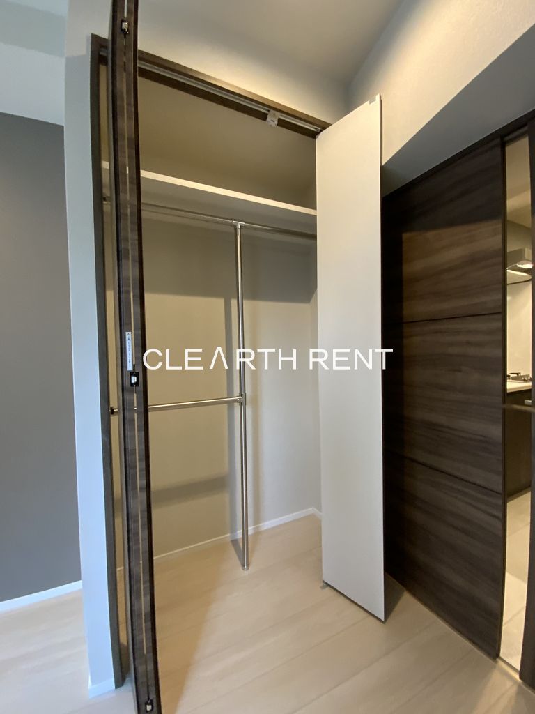 コンシェリア後楽園 ＨＩＬＬＴＯＰ ＳＱＵＡＲＥ ハンガーパイプ付き収納クローゼット