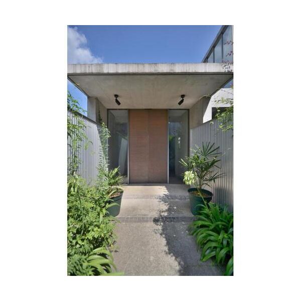 2232フレグランスアベニュー104号室 エントランス