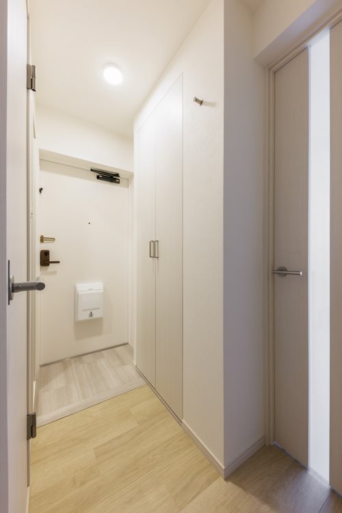 レジディア世田谷若林3階 玄関