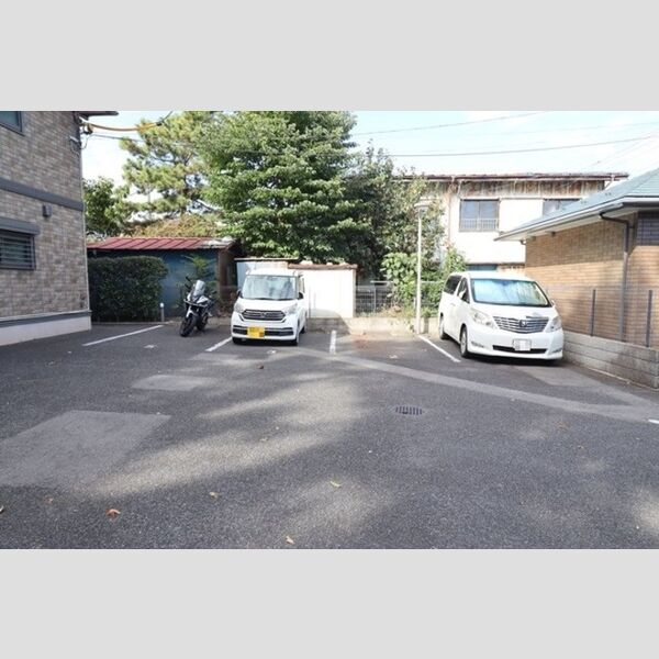 アルカンシェル202号室 駐車場