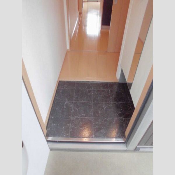 リュイール　Ⅱ201号室 玄関